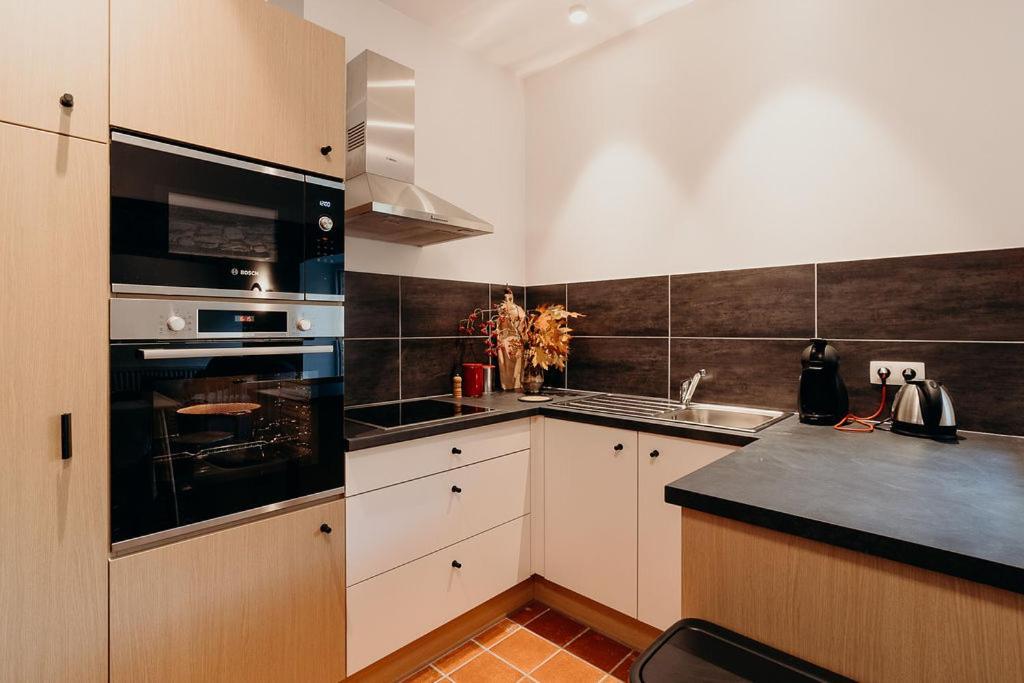 Tiny Stone Apartman Maredret Kültér fotó